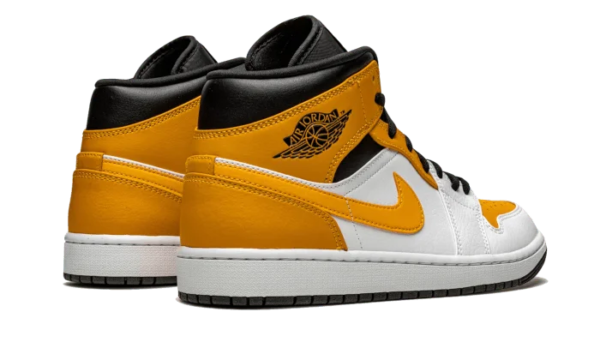 ⁦حذاء Air Jordan University Gold⁩ - الصورة ⁦4⁩