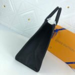 Louis Vuitton CRAFTY ONTHEGO GM - Image 8