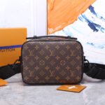 LV S LOCK MESSENGER - Image 5