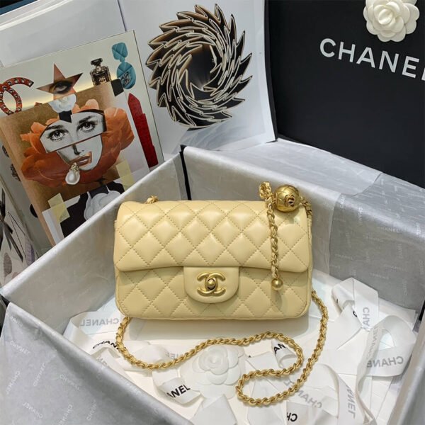 CHANEL Classic Flap Shoulder Bag - Image 3
