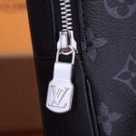 LV OUTDOOR SLINGBAG - Image 7