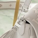 LV DIANE GLOVES - Image 7