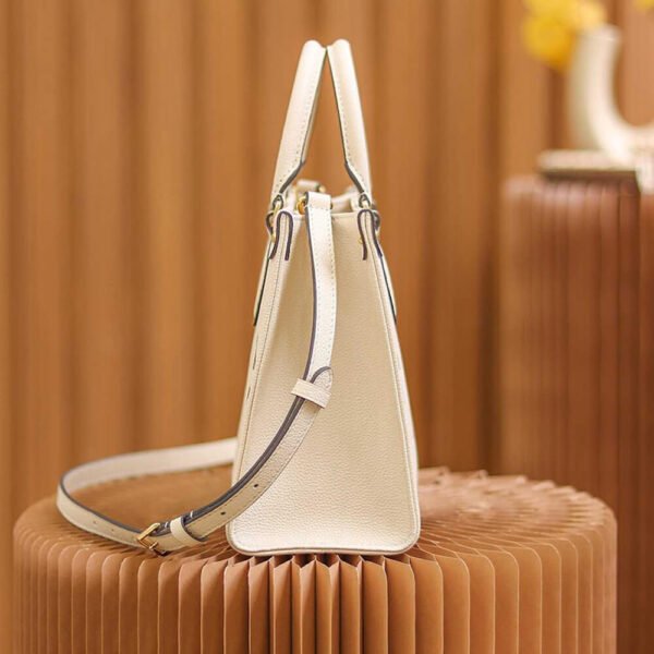 Louis Vuitton ONTHEGO PM - Image 6