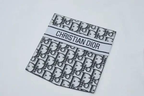 High Quality Dior T-shirt - Image 5