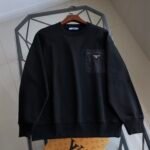 2025 Autumn/Winter New Classic Iron Logo Pocket Crewneck Sweatshirt – High-End Quality & Timeless Design