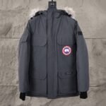 Canada Goose DownJacket - Image 6