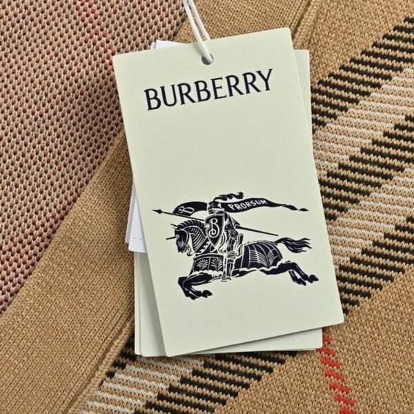 High Quality Burberry Jacket - Image 7
