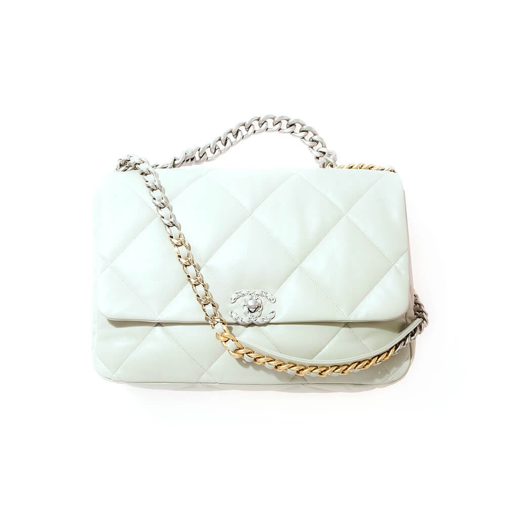 281aa1a1a4e1c5b3dab60923886833b8.jpeg CHANEL 19 MAXI HANDBAG - Image 1