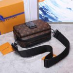 LV S LOCK MESSENGER - Image 7