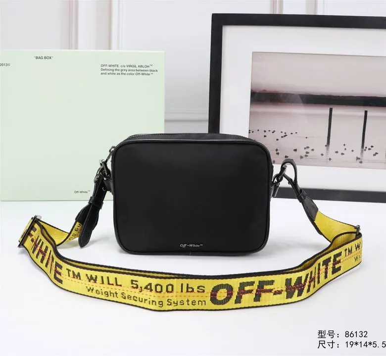2e3b124f4ef89b0a32b71966d265ba55.webp Off-White Bag - Image 1
