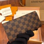 Louis Vuitton Emilie Wallet - Image 5