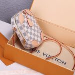 LV Neokapi Pouch - Image 4