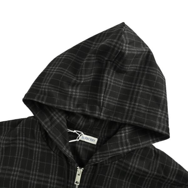 High Quality Burberry Jacket - Image 6