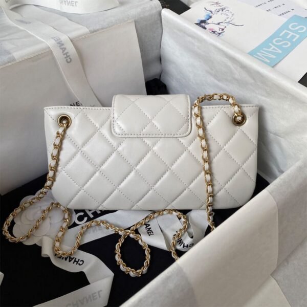 CHANEL BAGUETTE BAG - Image 4