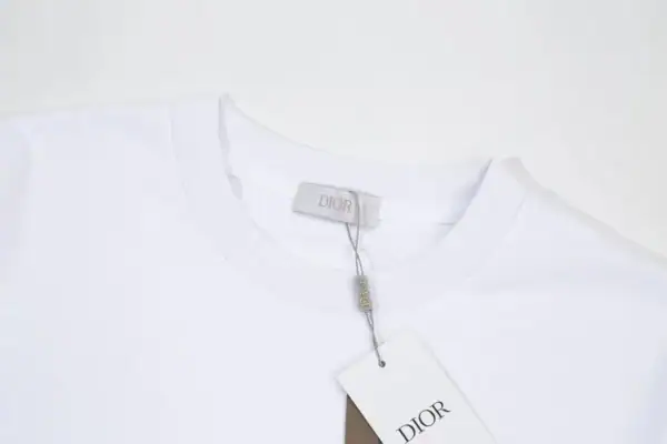 High Quality Dior T-shirt - Image 5