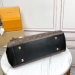 Louis Vuitton SURENE MM - Image 7