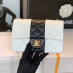 CHANEL MINI FLAP BAG - Image 6