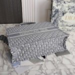 LARGE DIOR BOOK TOTE - Image 9