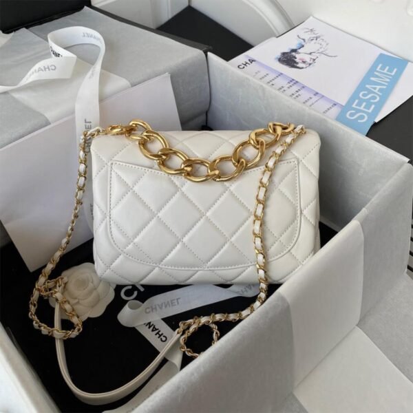 CHANEL FLAP - Image 5
