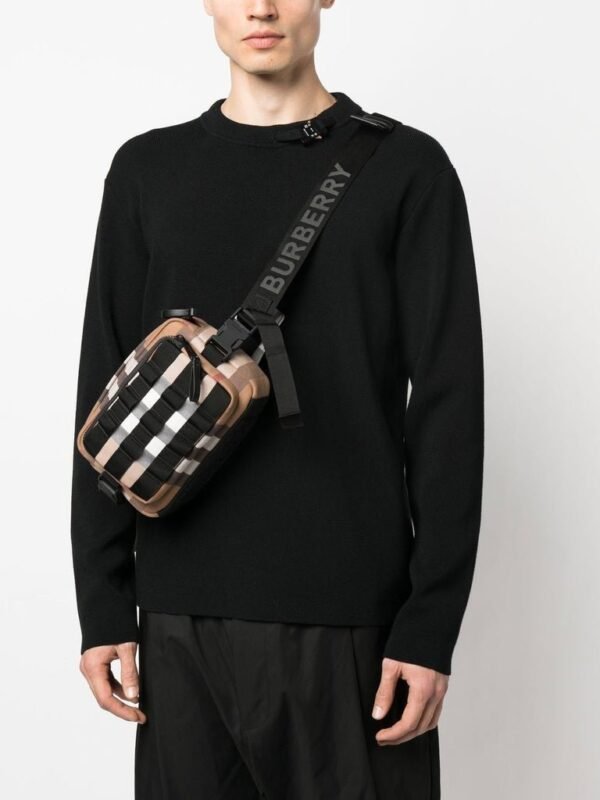 High Quality Burberry Bag - Image 3