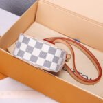 LV Neokapi Pouch - Image 6