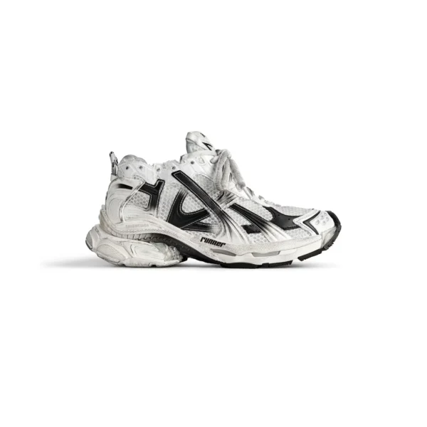 RUNNER - Image 2