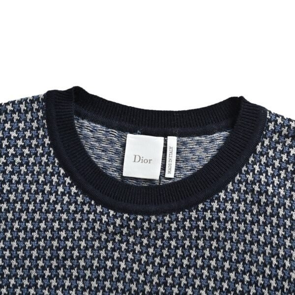 High Quality Dior T-shirt - Image 5