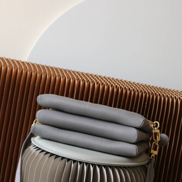 LV Coussin PM(HIGH-END GRADE) - Image 6