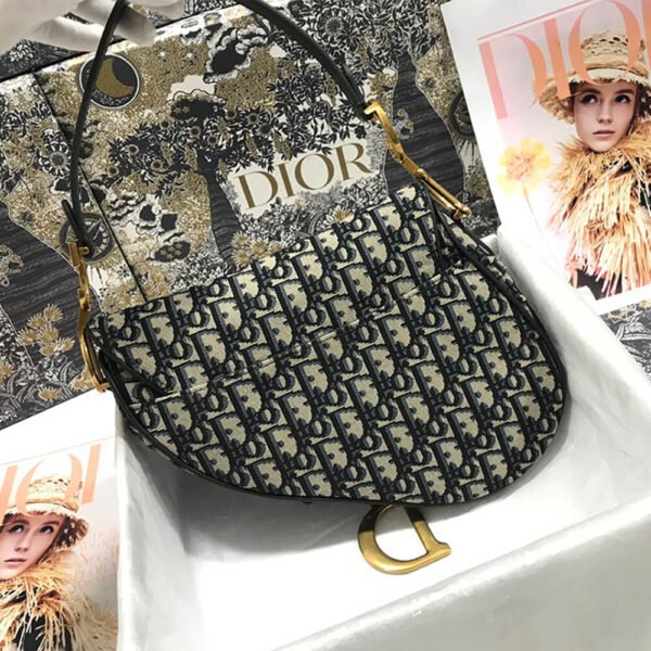Dior SADDLE BAG - Image 4