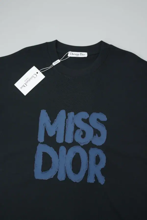 High Quality Dior T-shirt - Image 6