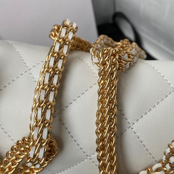 CHANEL FLAP BAG - Image 5