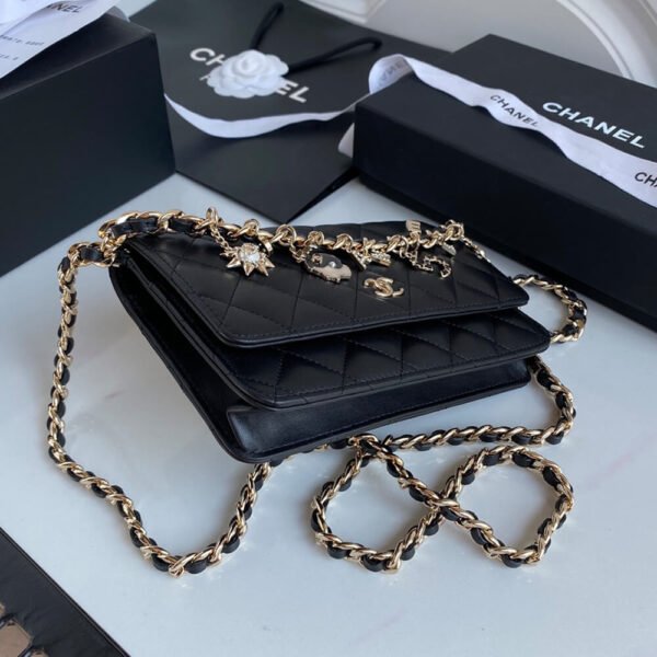 CHANEL Wallet on Chain - Image 6