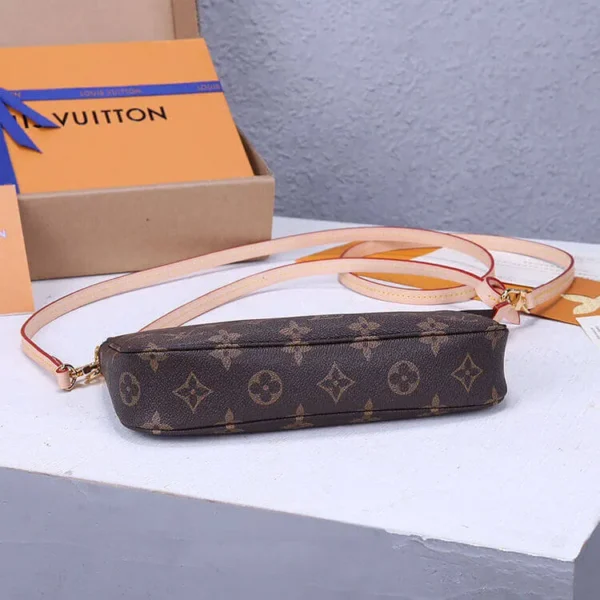 LV Pochette Accessoires - Image 6