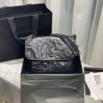 SAINT LAURENT NIKI MEDIUM IN CRINKLED VINTAGE LEATHER - Image 7