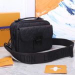 LV S LOCK MESSENGER - Image 4