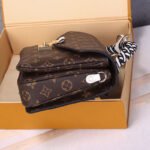 LV Pochette Metis Handbag - Image 4