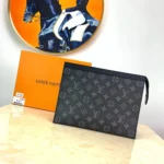 LV Pochette Voyage MM - Image 3