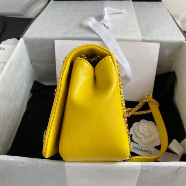 CHANEL Flap Bag - Image 5