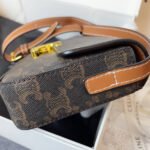 CELINE TRIOMPHE SHOULDER BAG - Image 8