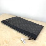 LV Discovery Pochette - Image 5