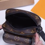 LV Christopher Wearable Wallet - Image 7