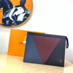 LV Pochette Voyage MM - Image 3