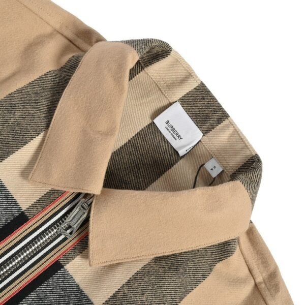 High Quality Burberry Jacket - Image 5