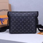 LV Messenger PM Voyager Bag - Image 5