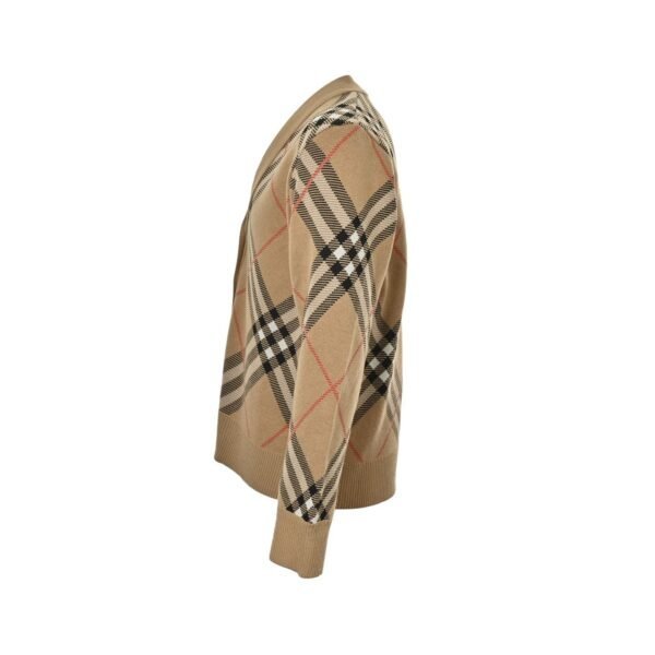 High Quality Burberry Jacket - Image 4