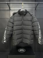 Canada Goose DownJacket - Image 3