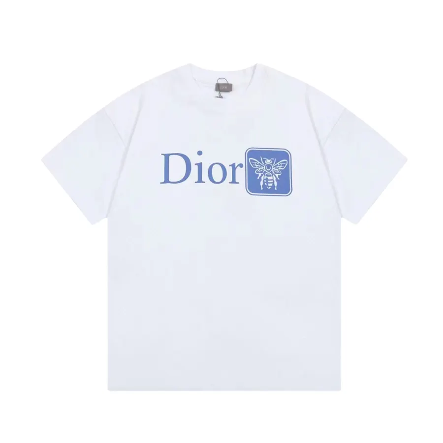5f7e6711773548508a230e8747956e6f.webp High Quality Dior T-shirt - Image 1