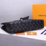 LV Sac Plat Horizontal Zippe - Image 5