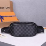 LV Campus Bumbag - Image 3