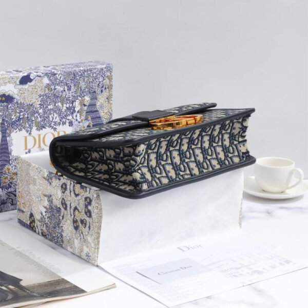 30 MONTAIGNE CHAIN BAG - Image 6